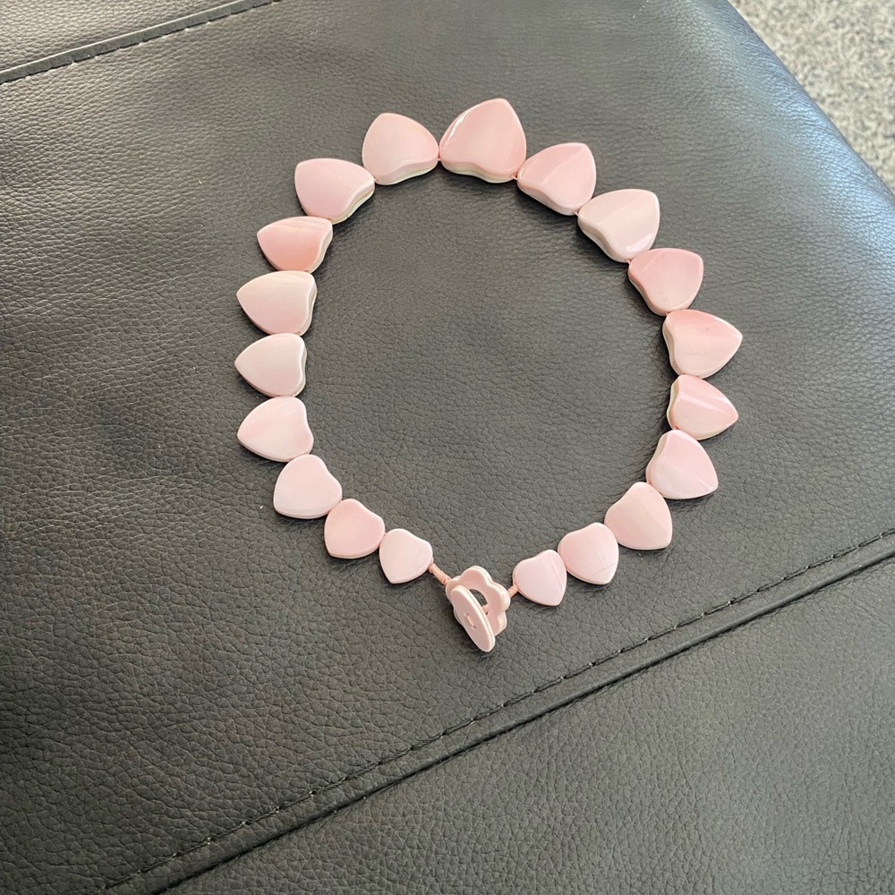 Pink Conch Shell Hand Carved Heart Shaped 18" Necklace - Picture 7 of 11